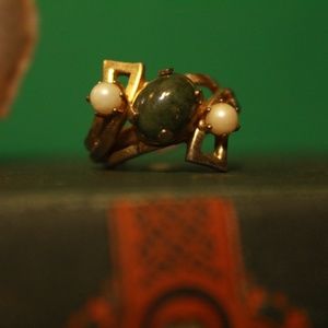 AVENTURINE AND PEARL ADJUSTABLE RING